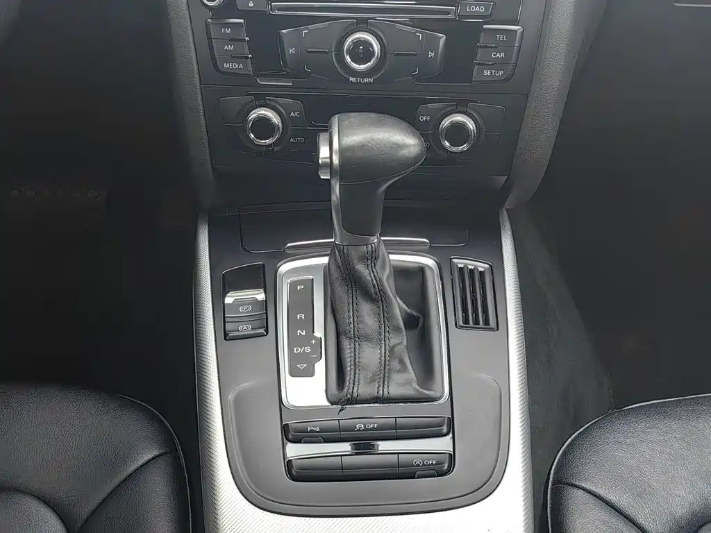 Фото 13 - Audi A4L