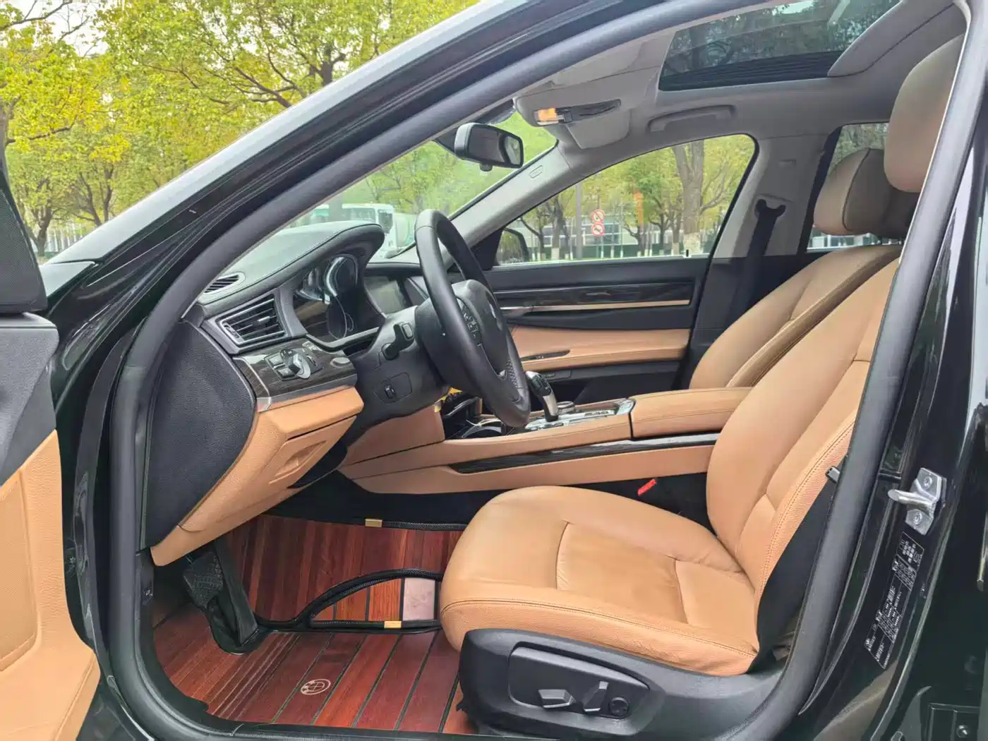 BMW 7 Series 2013 Model 730Li Leading фото 7