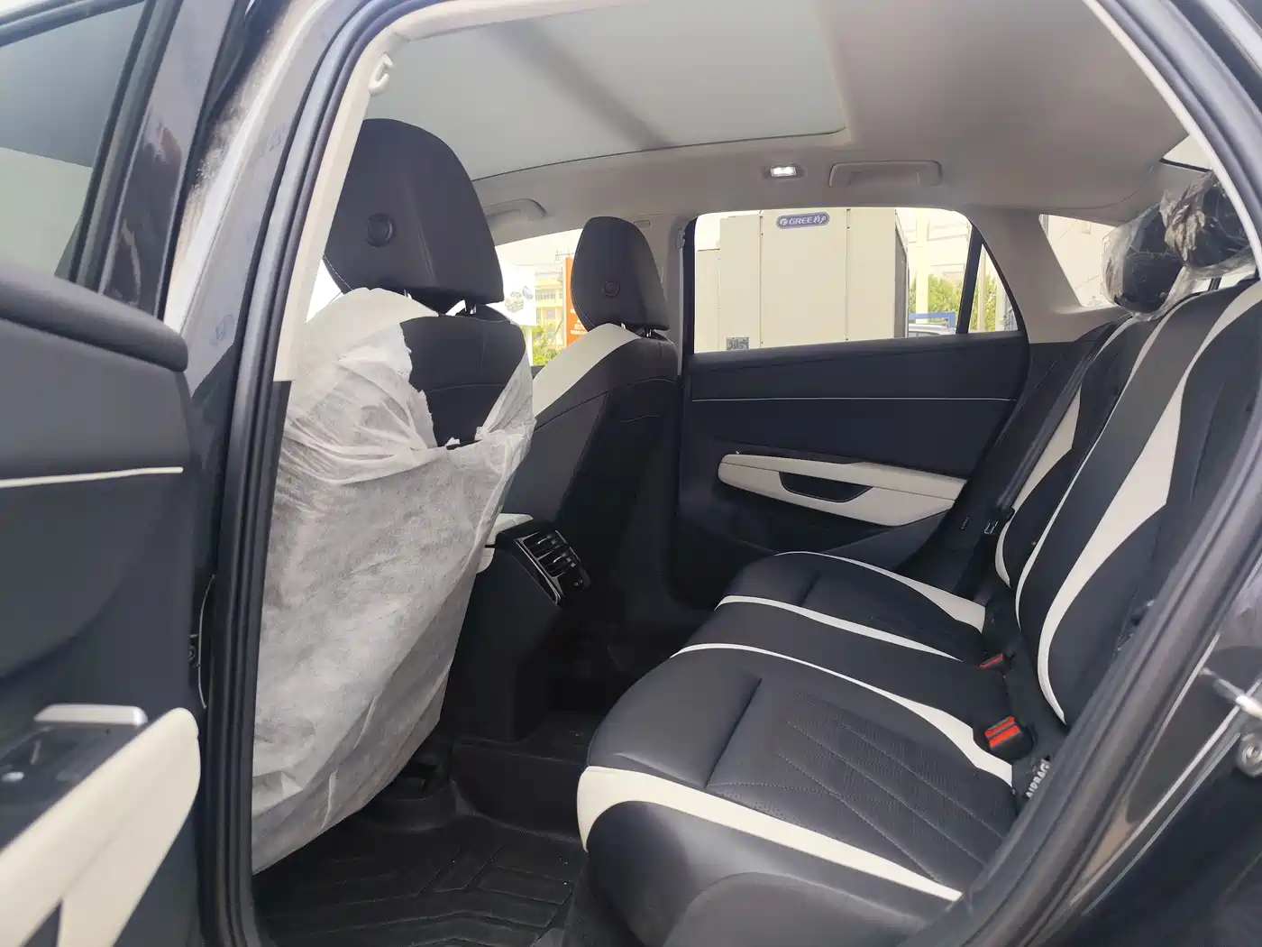 Volkswagen Sagitar 2025 300TSI DSG High-end Model фото 5