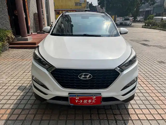 Hyundai Tucson 2015 1.6T Dual Clutch 2WD Smart — фото 2