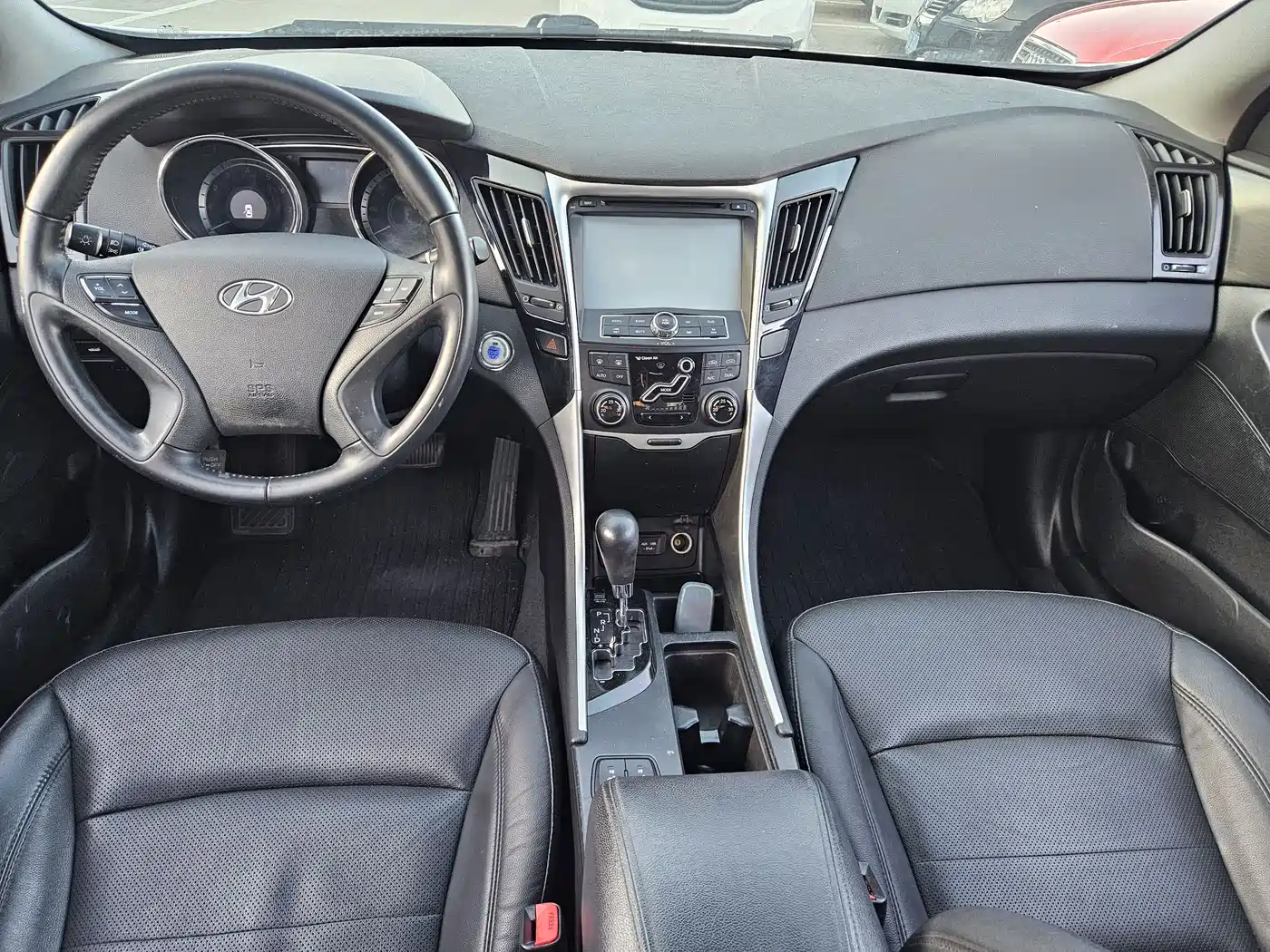 Hyundai Sonata 2013 2.4L Automatic Leading Edition (China IV) фото 10