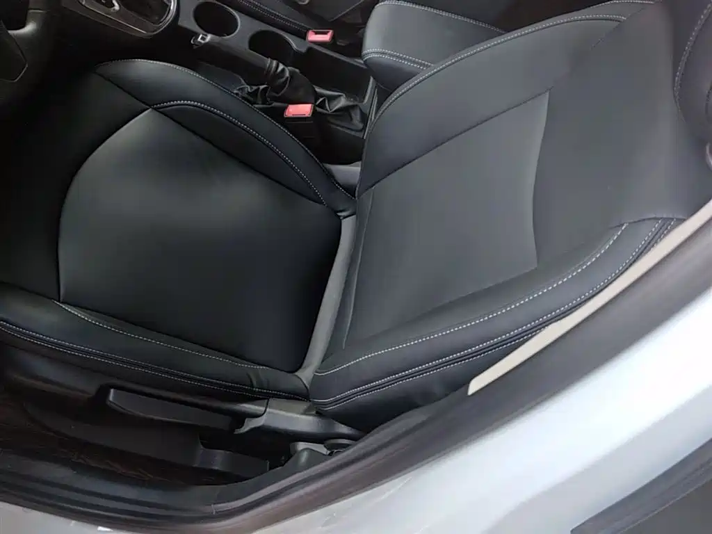 Chevrolet Cruze 2016 1.5L Automatic Luxury Edition фото 15