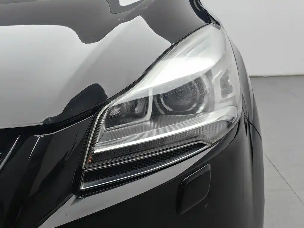 Photo 7 - Ford Kuga