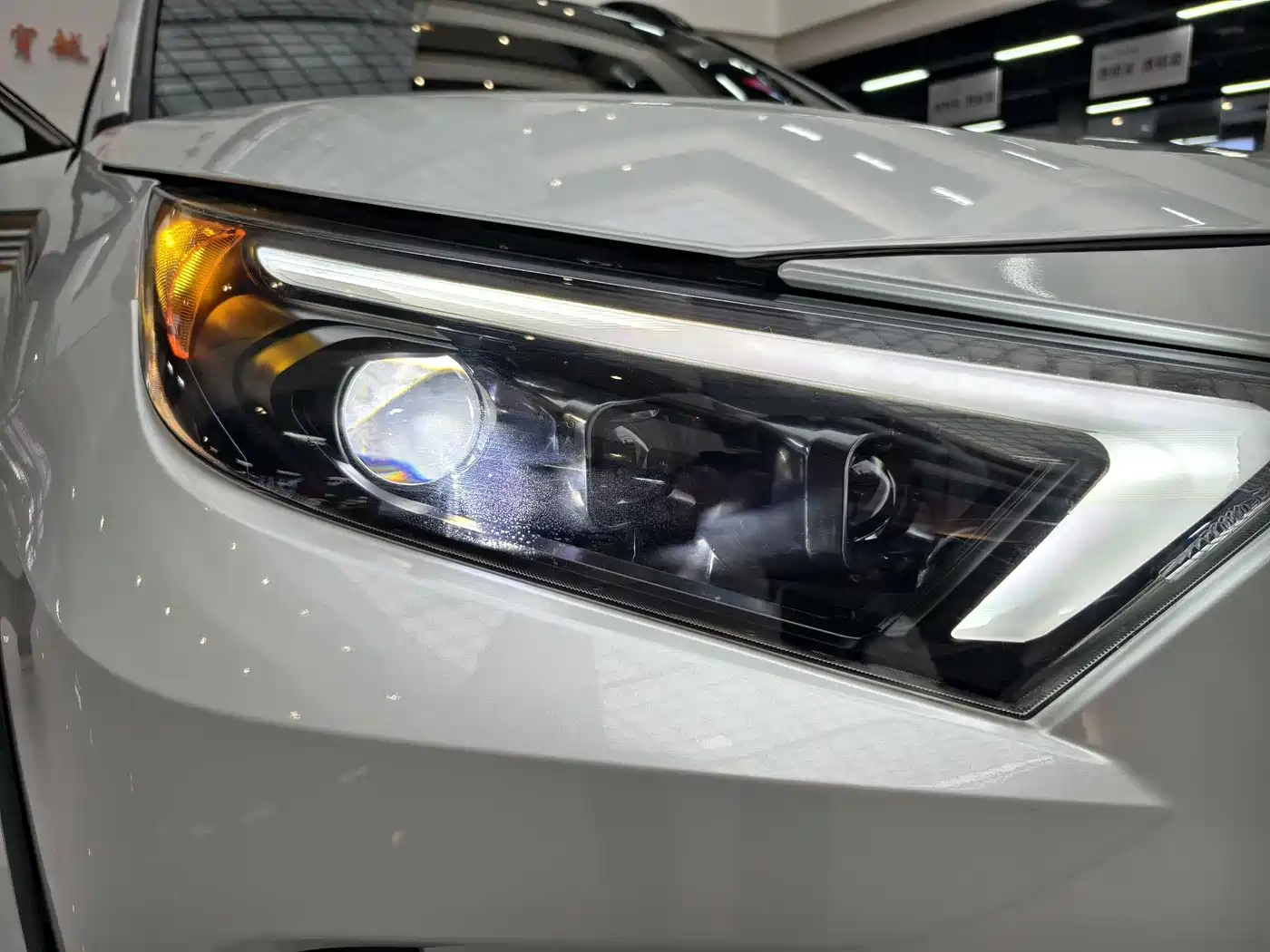 Toyota RAV4 Rongfang 2021 2.0L CVT 4WD Trend фото 9