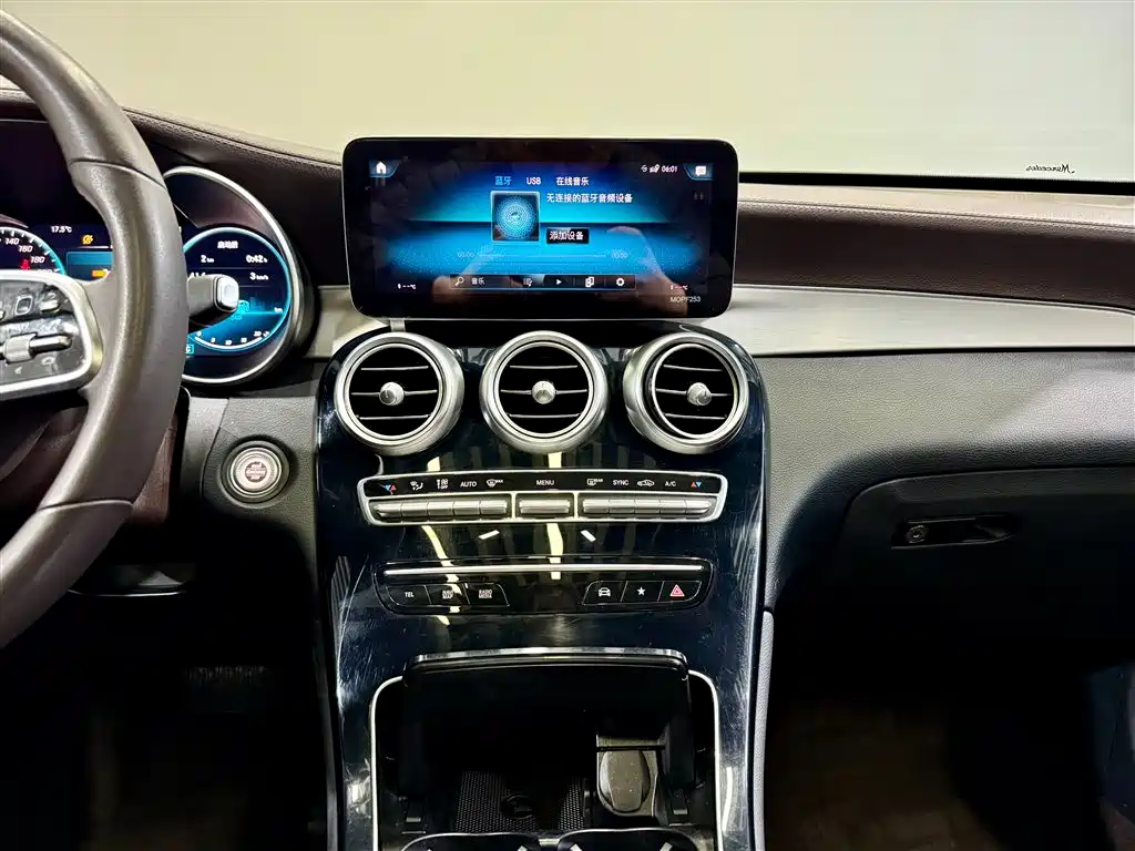 Mercedes-Benz GLC 2021 GLC 260 L 4MATIC Sporty фото 30