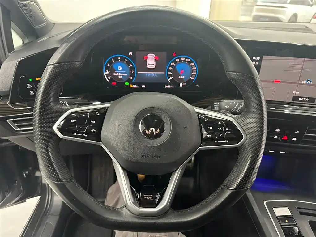 Volkswagen Golf 2023 Facelift 280TSI DSG R-Line Lite фото 17