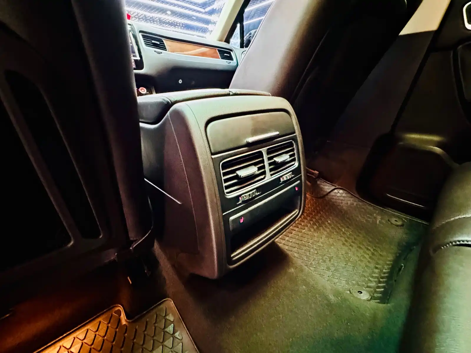 Фото 10 - Volkswagen Touareg