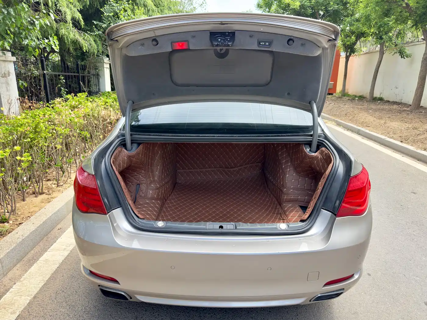 BMW 7 Series 2011 730Li Elegance фото 22