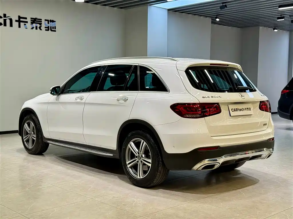 MERCEDES-BENZ GLC
