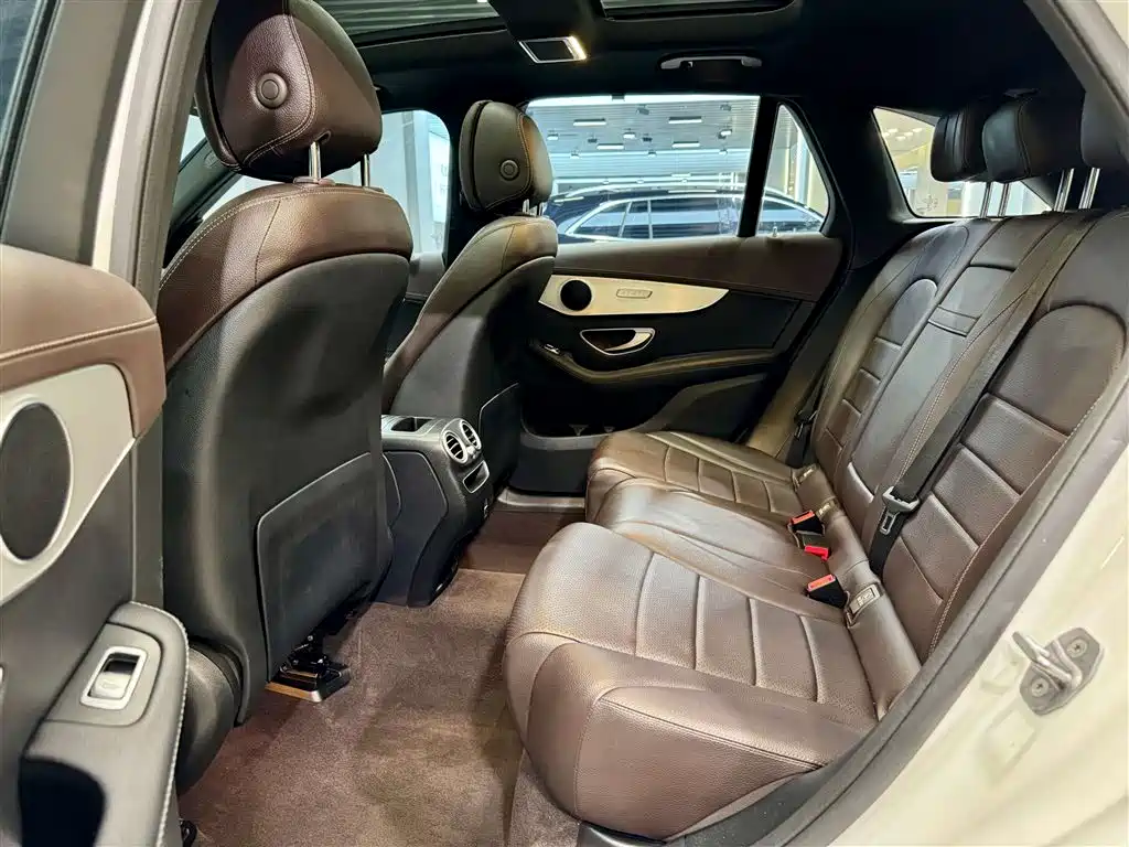 Mercedes-Benz GLC 2021 GLC 260 L 4MATIC Sporty фото 29