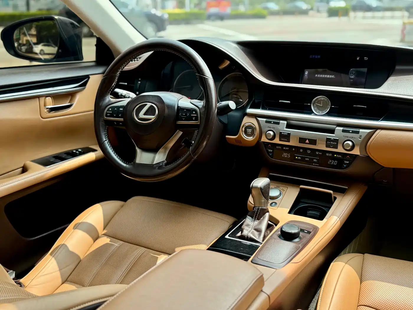 Lexus ES 2015 200 Elite Edition фото 4