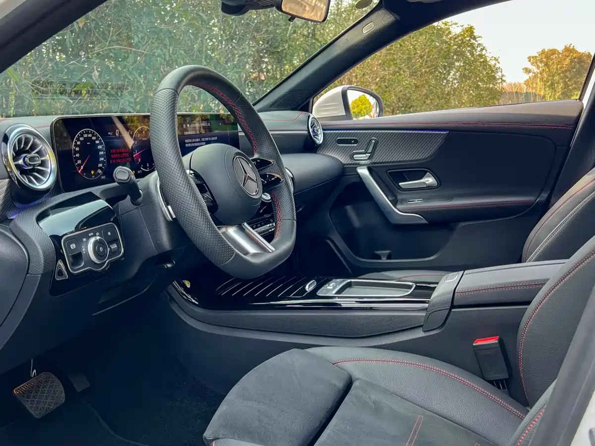 Mercedes-Benz A-Class 2025 Facelift A 200 L Fashion Edition фото 12