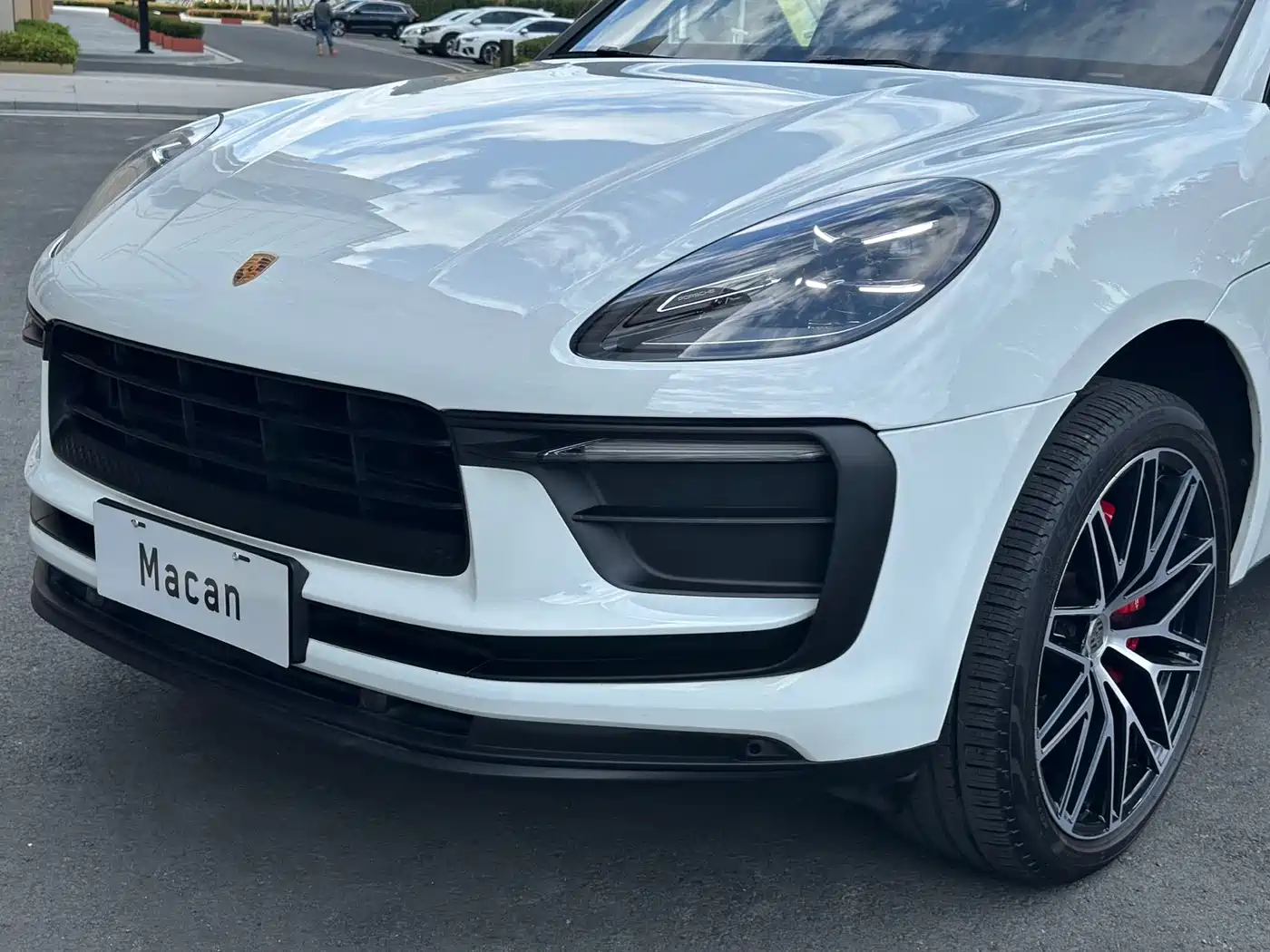 PORSCHE MACAN