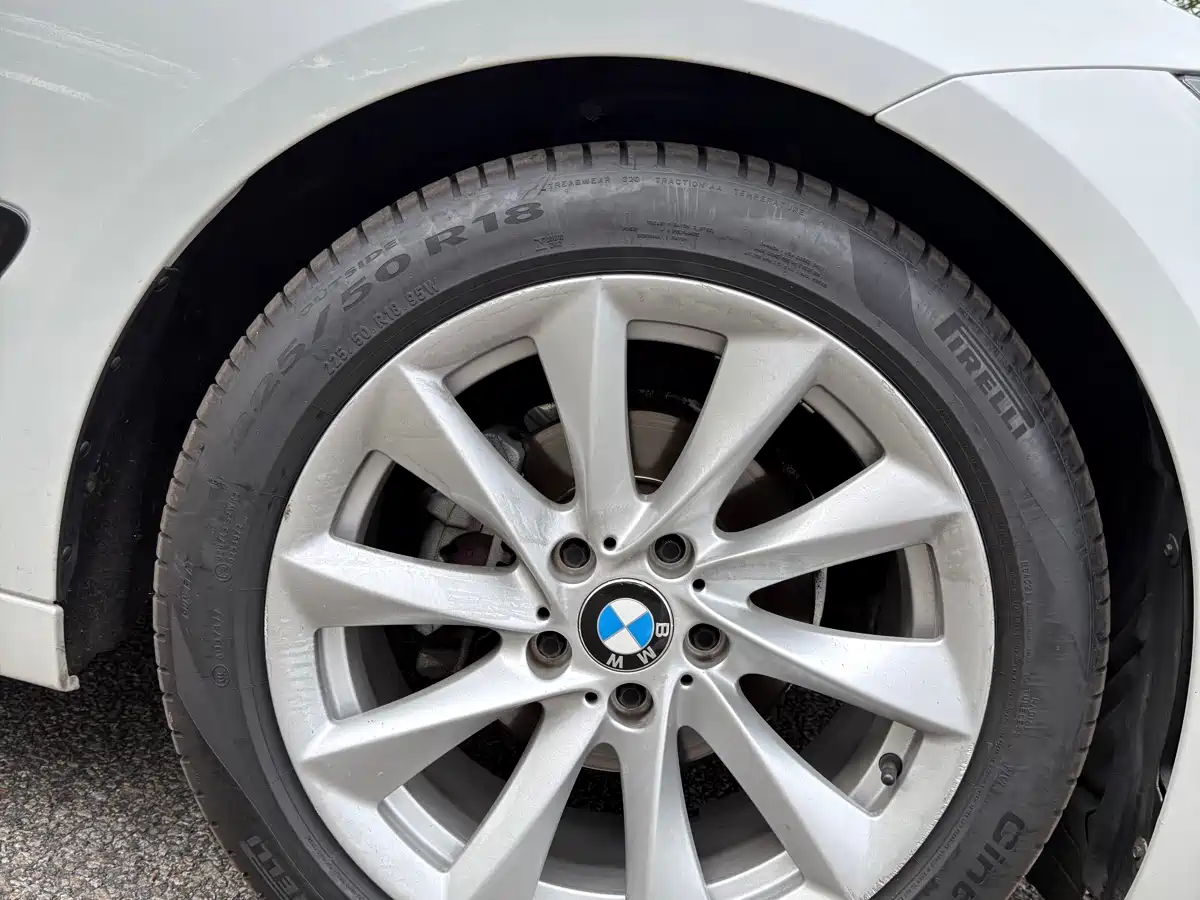 BMW 3 Series GT 2019 320i Fashion Model фото 6