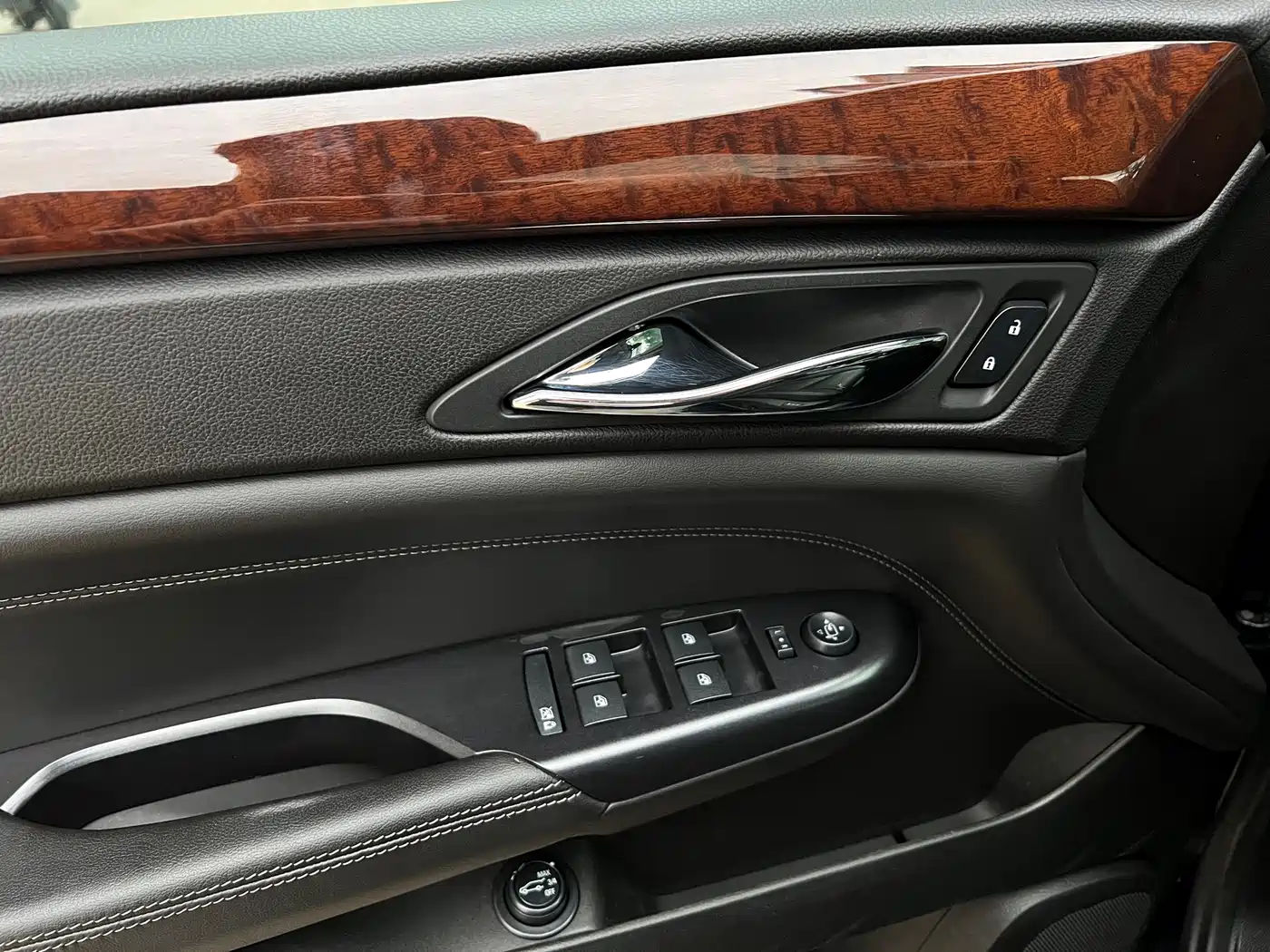 Cadillac SRX 2014 3.6L Flagship Model фото 17