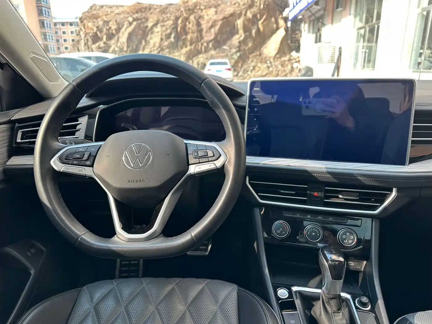 Volkswagen Sagitar 2023 Model Year 280TSI DSG Surpass Edition фото 17