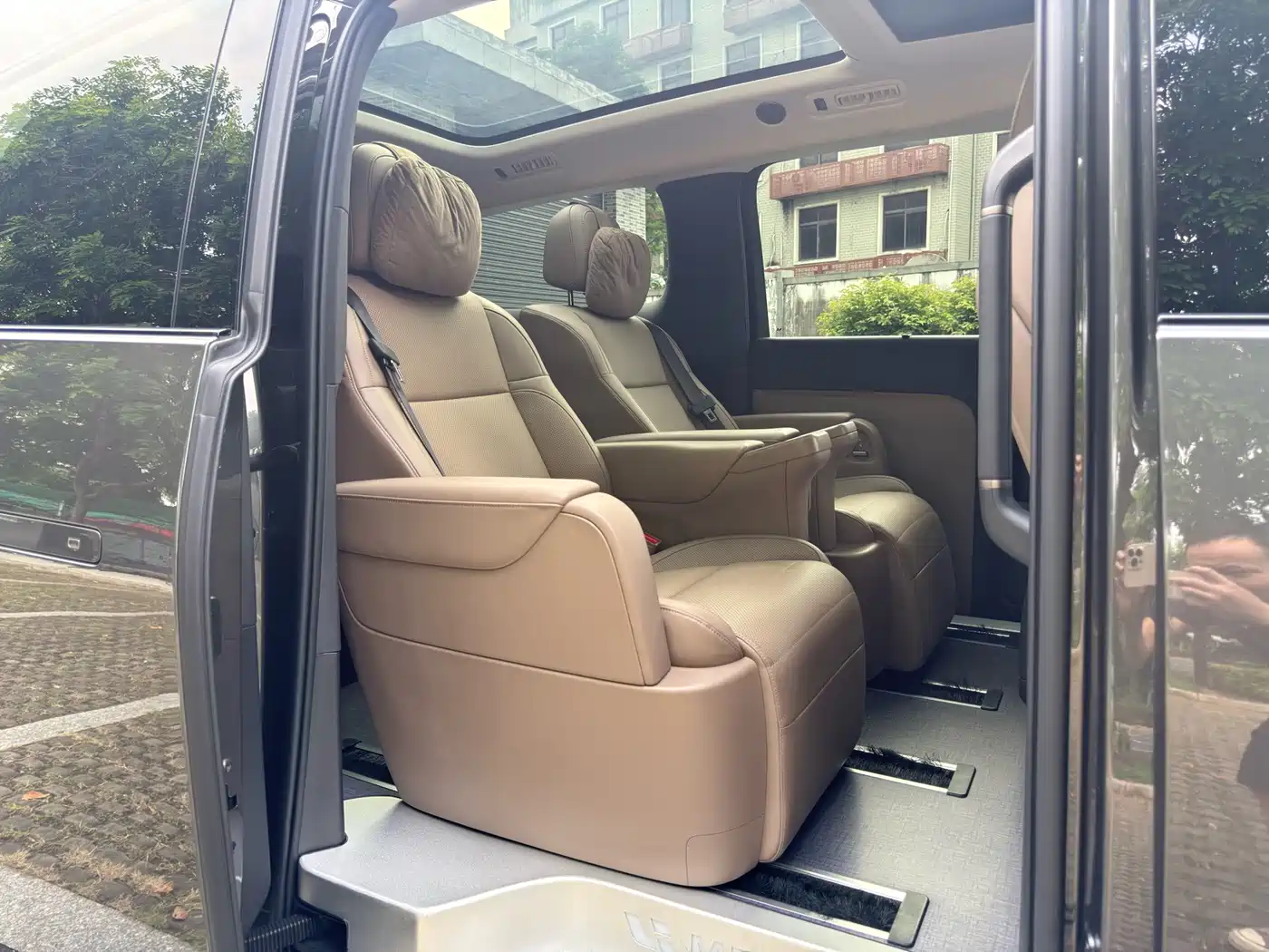Li Auto MEGA 2025 2025 Ultra Smart Renewal Edition