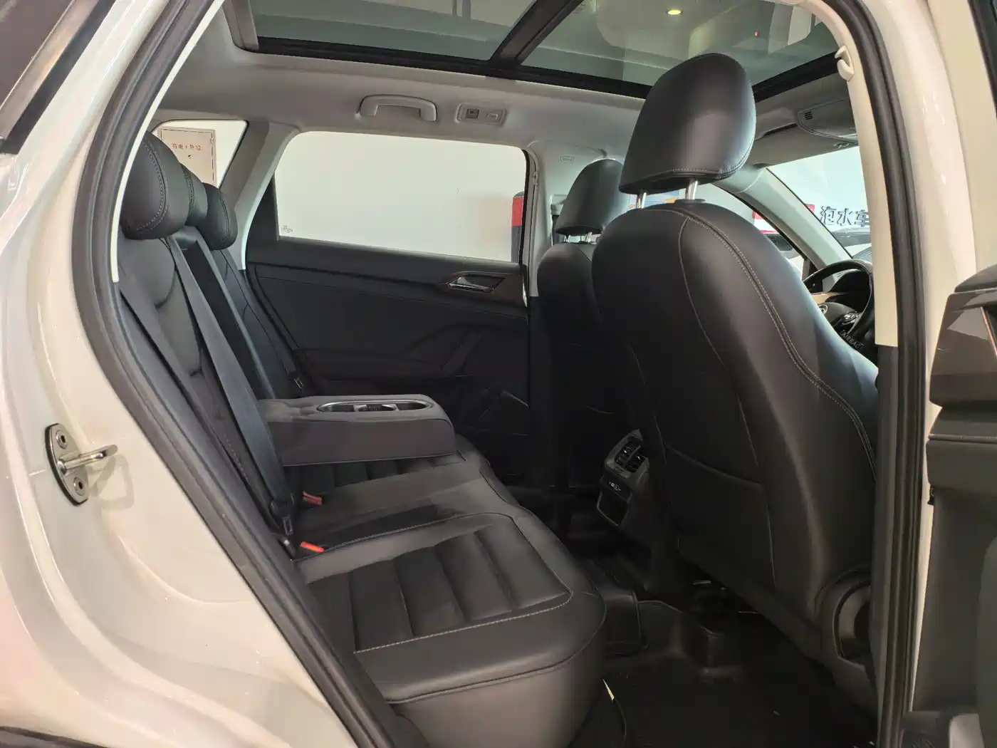 Volkswagen Tharu 2022 280TSI FWD Luxury Edition фото 20