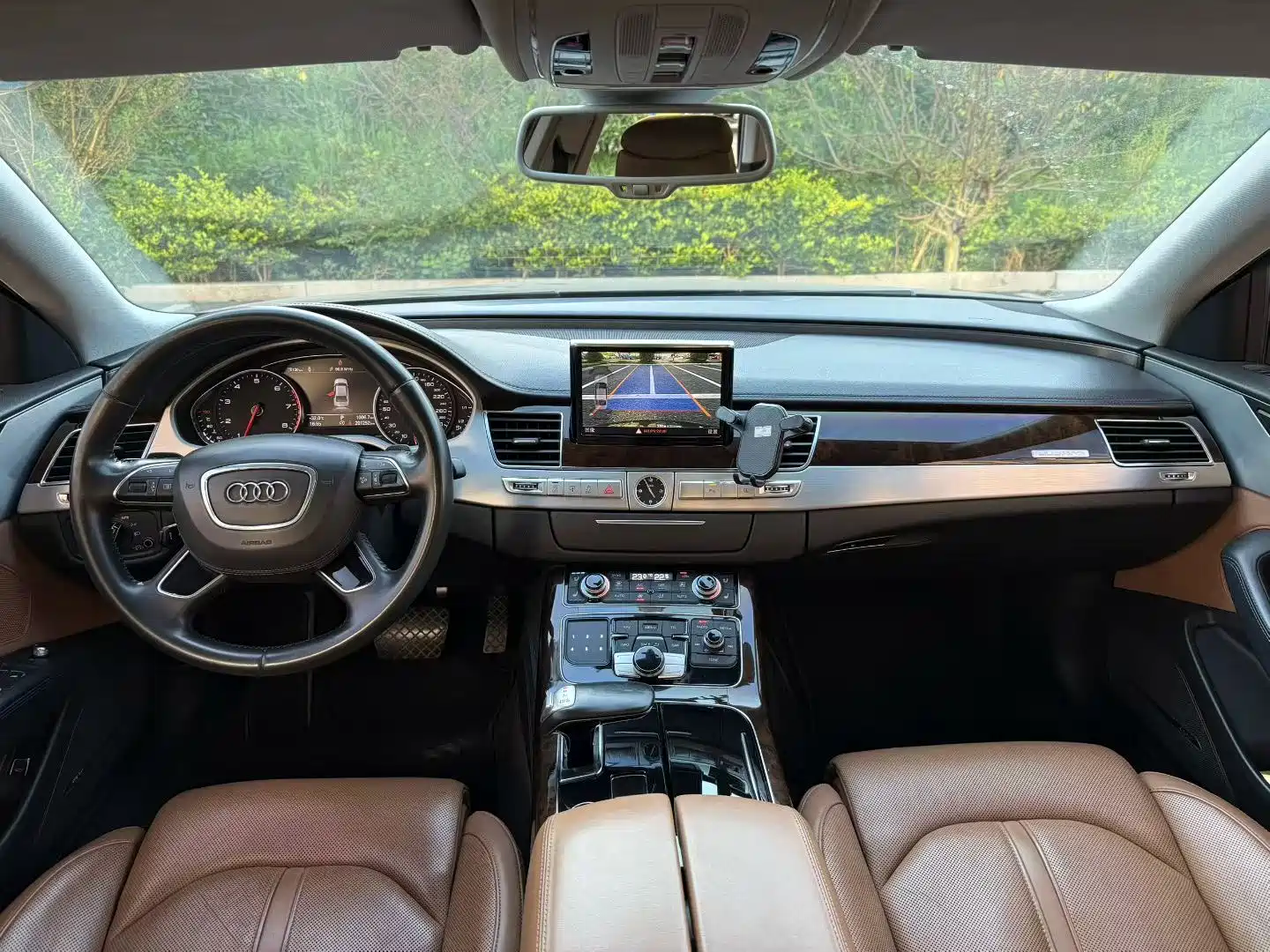 Фото 8 - Audi A8