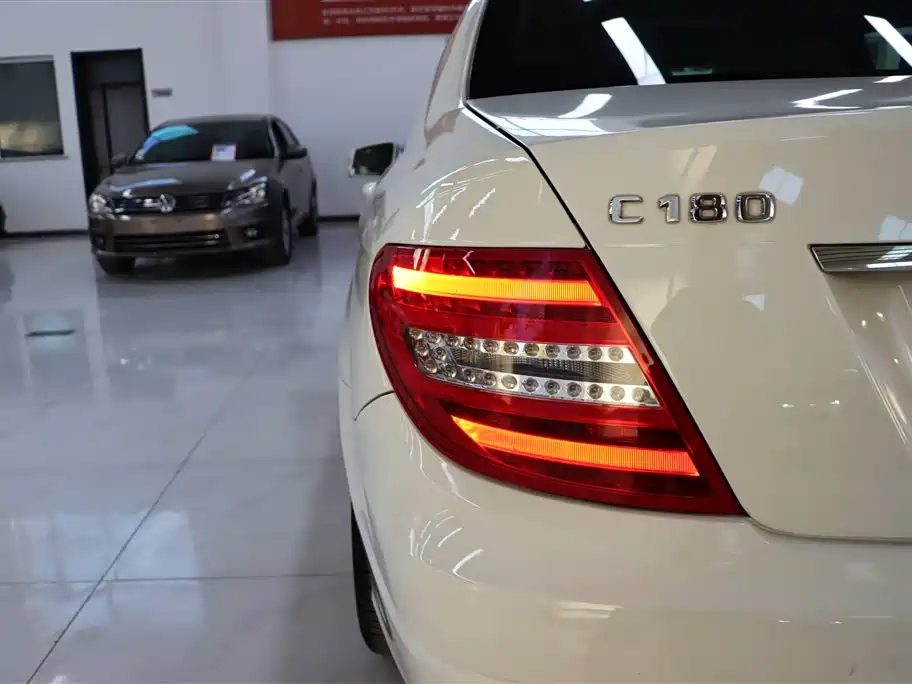 Mercedes-Benz C-Class 2011 C 180K Classic фото 11