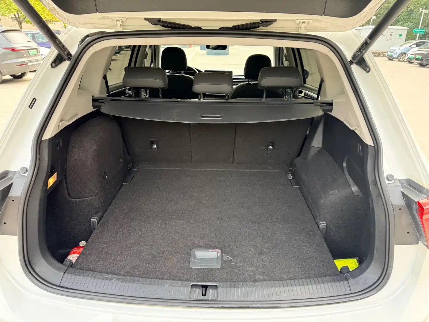 Volkswagen Tiguan L PHEV 2022 430PHEV Plug-in Hybrid Premium фото 12