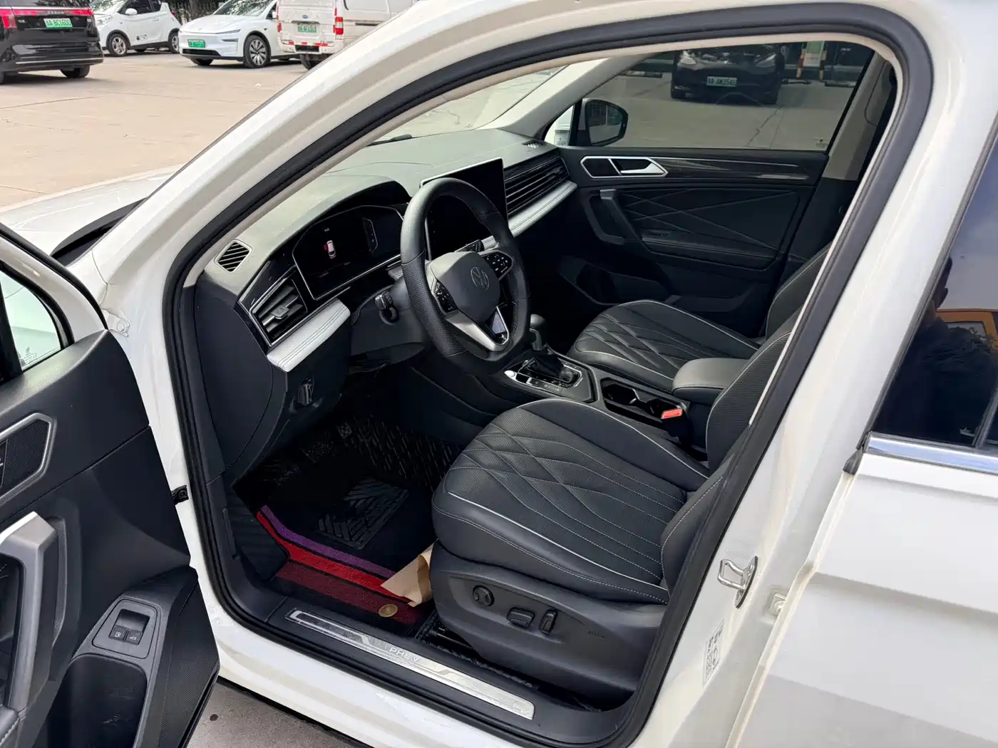 Volkswagen Tiguan L PHEV 2022 430PHEV Plug-in Hybrid Premium фото 7