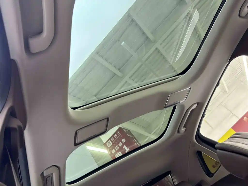 Mercedes-Benz E-Class 2022 Second Facelift E 300 L Luxury фото 12