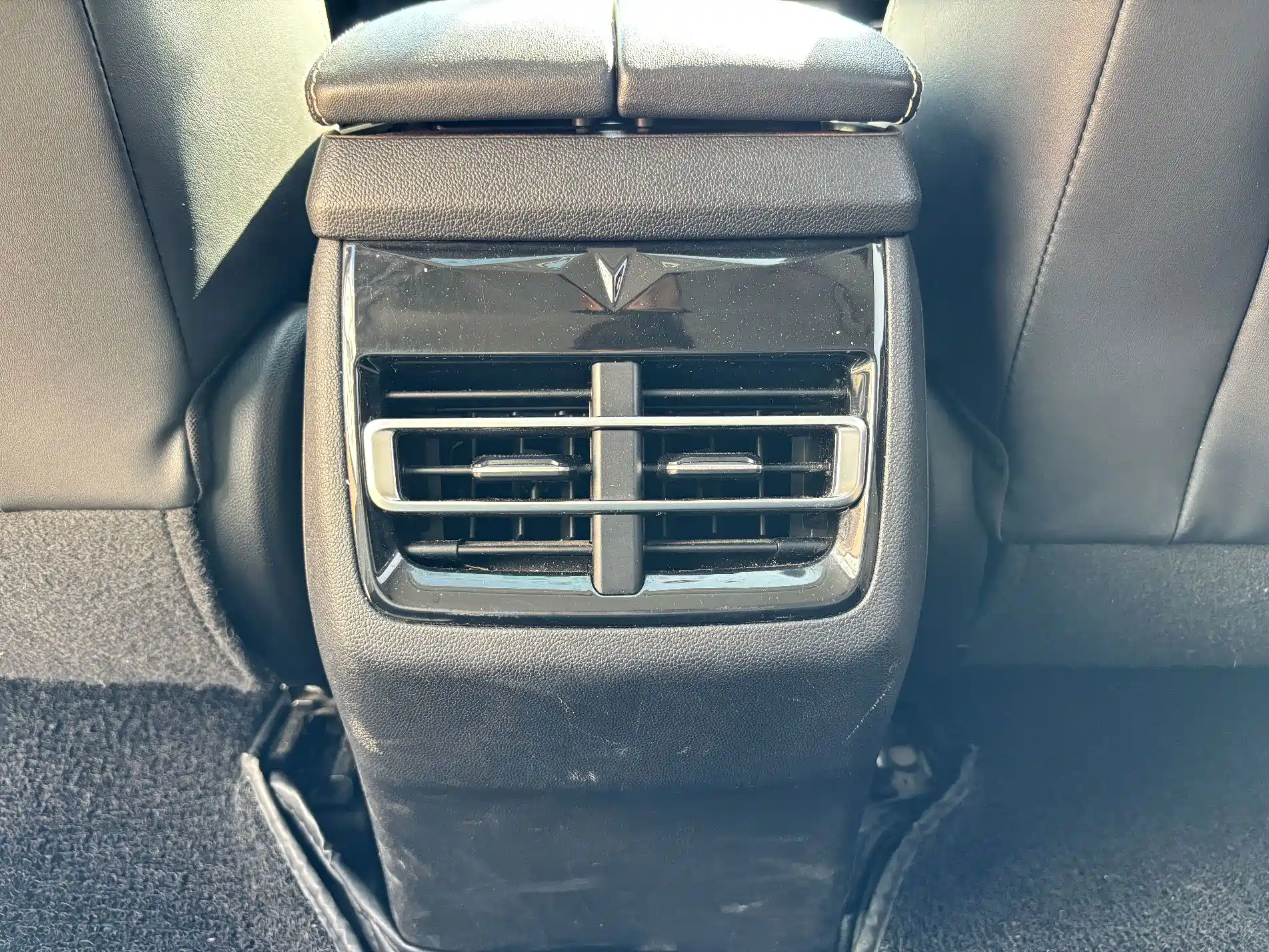 Photo 19 - Changan CS85