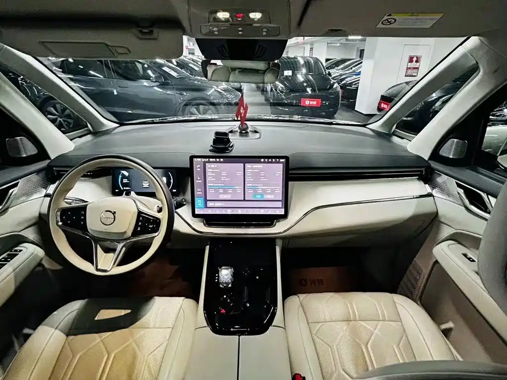 Volvo EM90 2025 2025 Ultra Six-Seater