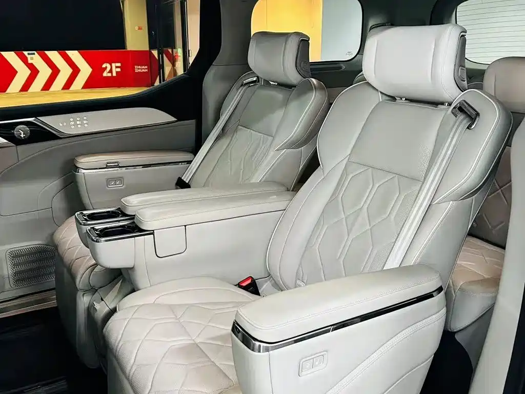 Volvo EM90 2025 2025 Ultra Six-Seater