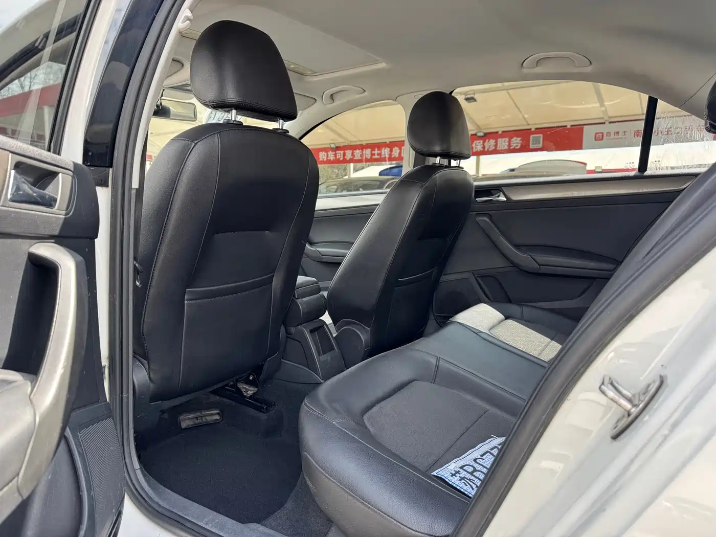 Volkswagen Santana 2015 1.6L Automatic Comfort Edition фото 4
