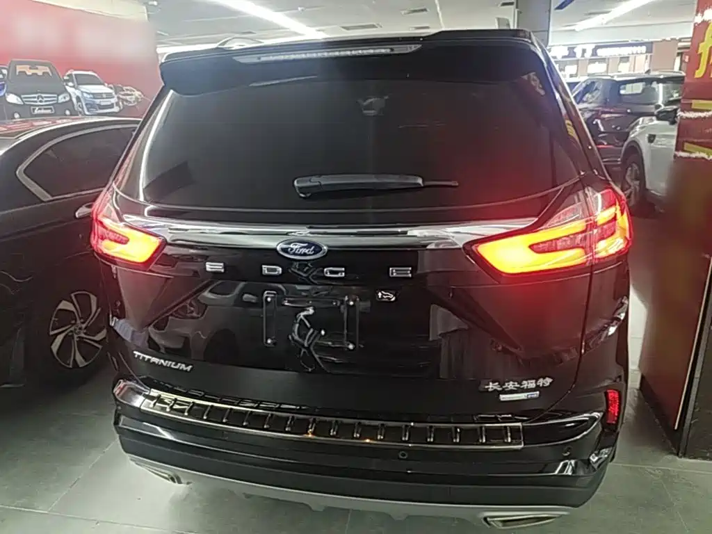 Фото 6 - Ford Edge