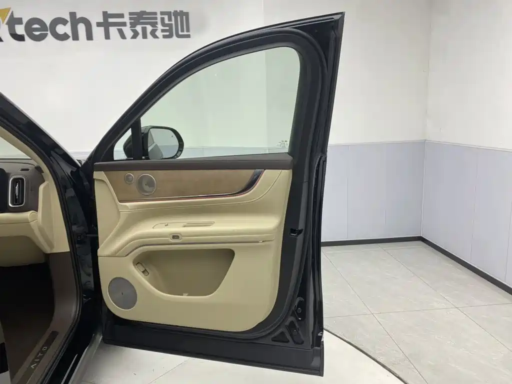 Aito M9 2026 2025 Extended Range Ultra 52kWh 6-Seater