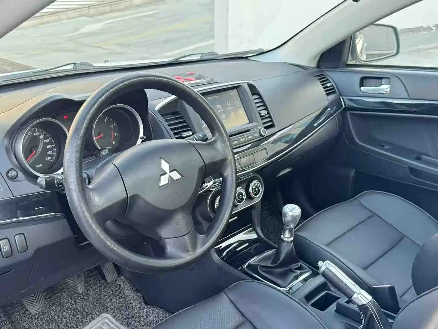 Mitsubishi Lancer EX 2012 Zhishang 1.8L Manual Luxury фото 5