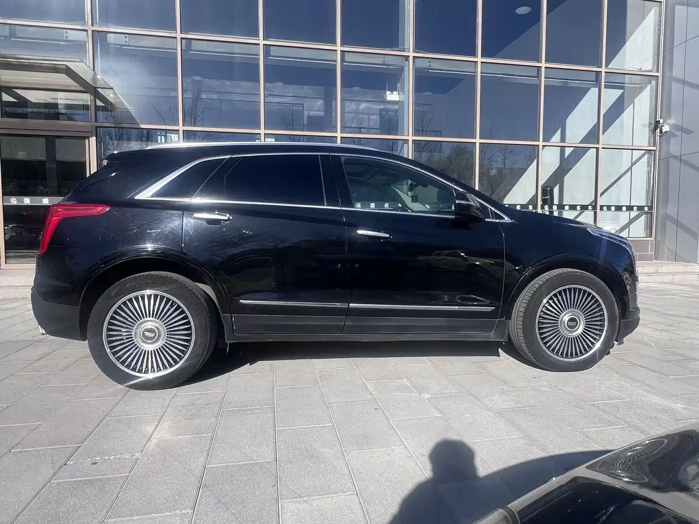 Cadillac XT5 2018 28T 4WD Luxury фото 3