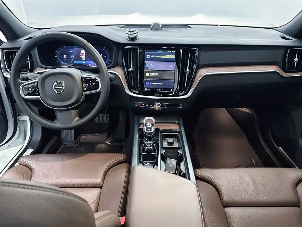 Volvo S60 2024 2024 B4 Inscription Luxury Edition
