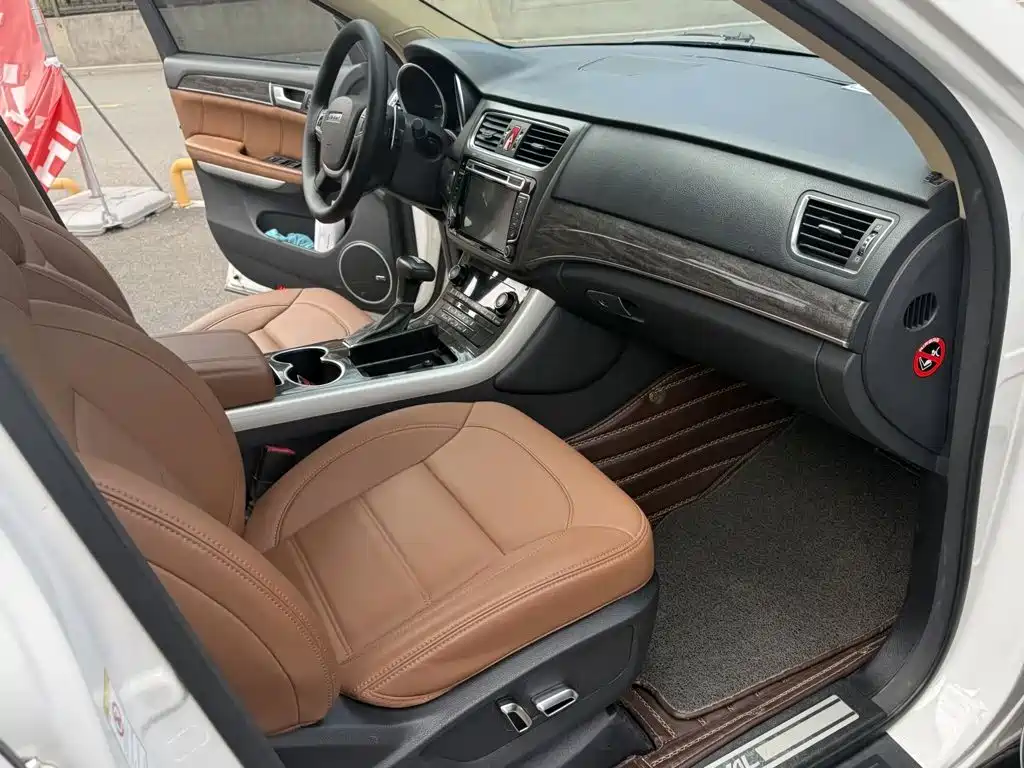 Фото 13 - Haval H8