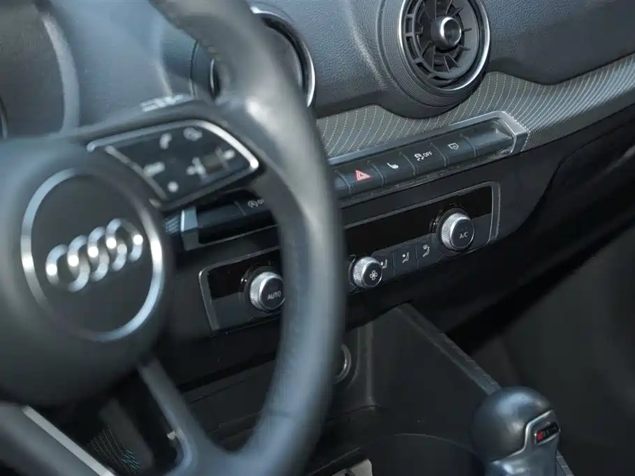Audi Q2L 2020 35 TFSI Fashion Elegance Model фото 16