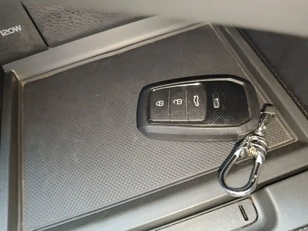 Фото 9 - Toyota Camry