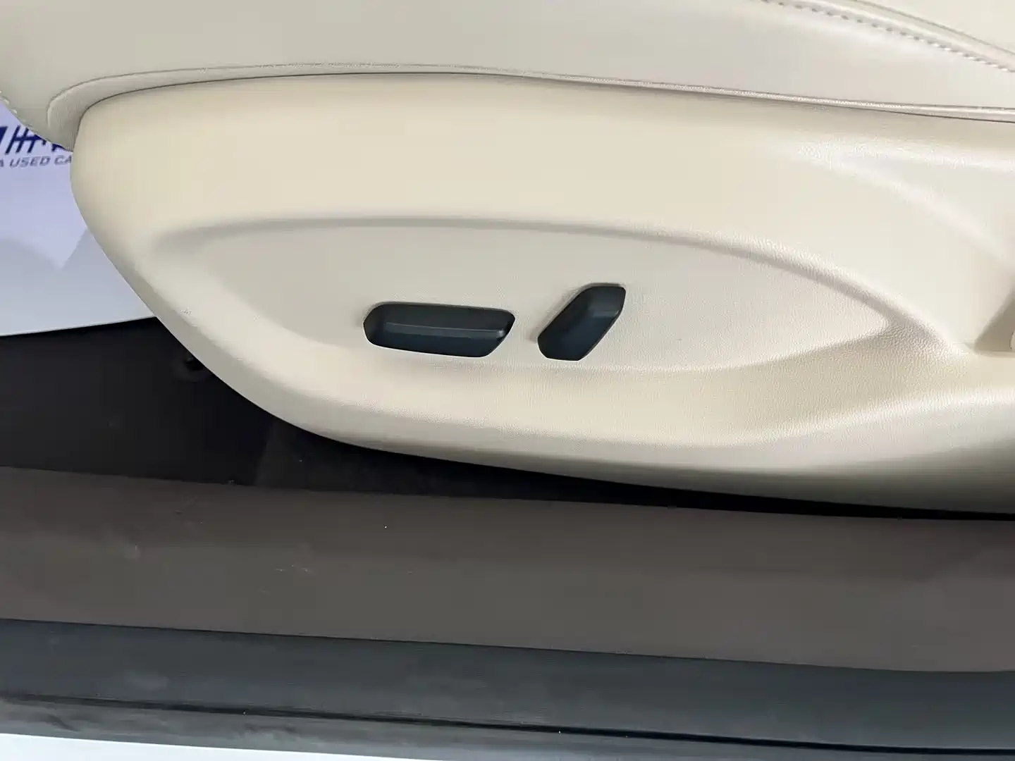 Photo 6 - Shangjie SUV