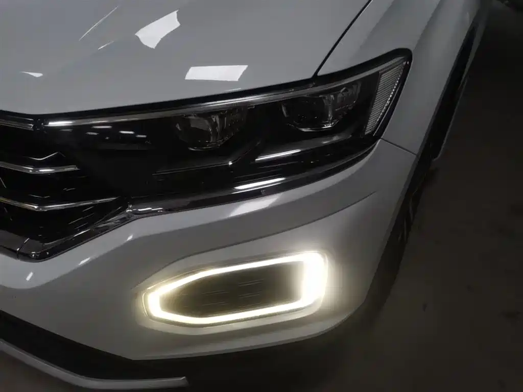 Volkswagen T-ROC 2018 280TSI DSG 2WD Comfort China VI фото 24