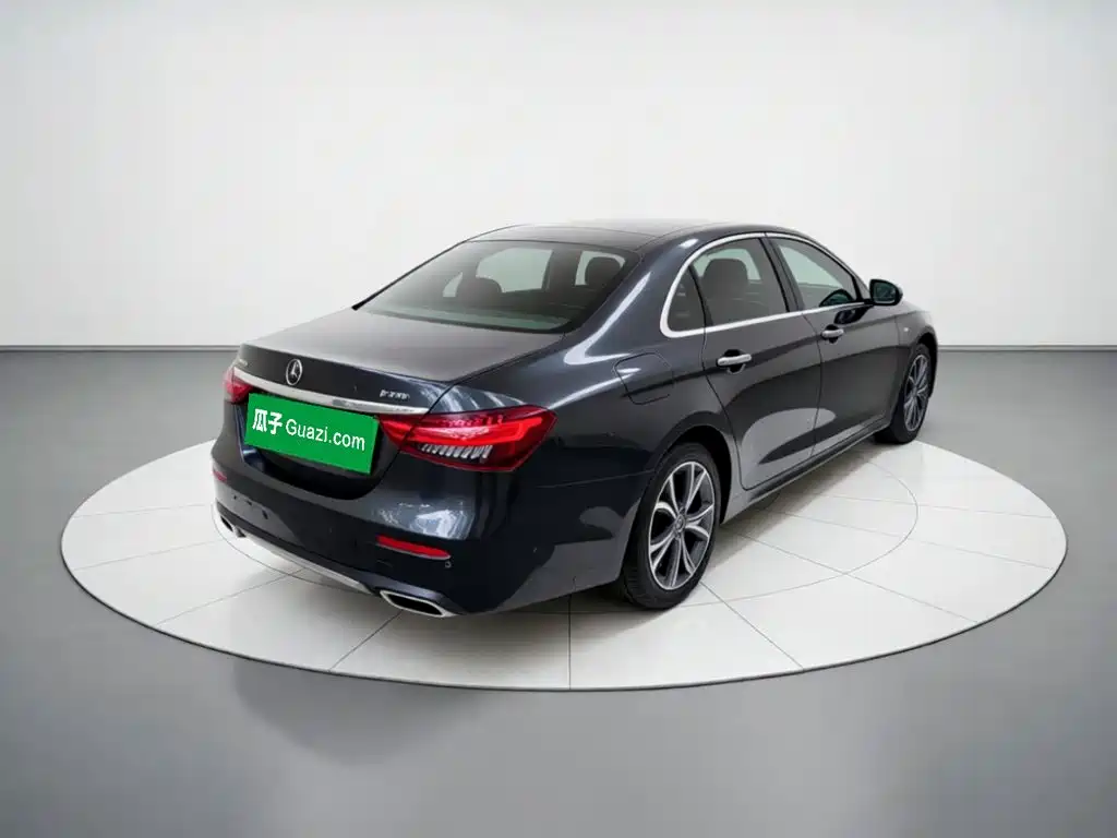 Фото 6 - Mercedes-Benz E-Class