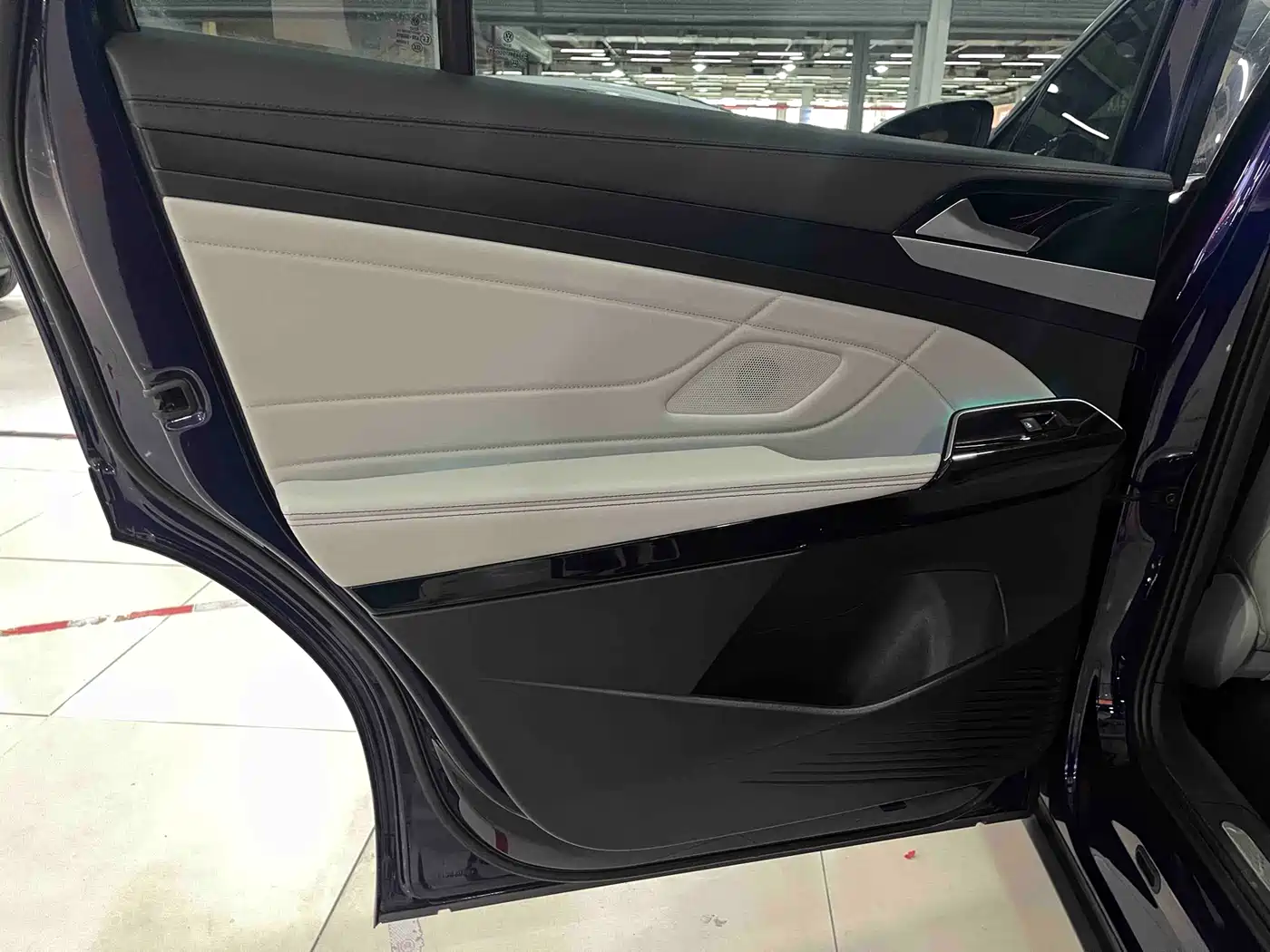 Volkswagen ID.6 X 2021 Pro Intelligent Long Range Edition фото 17