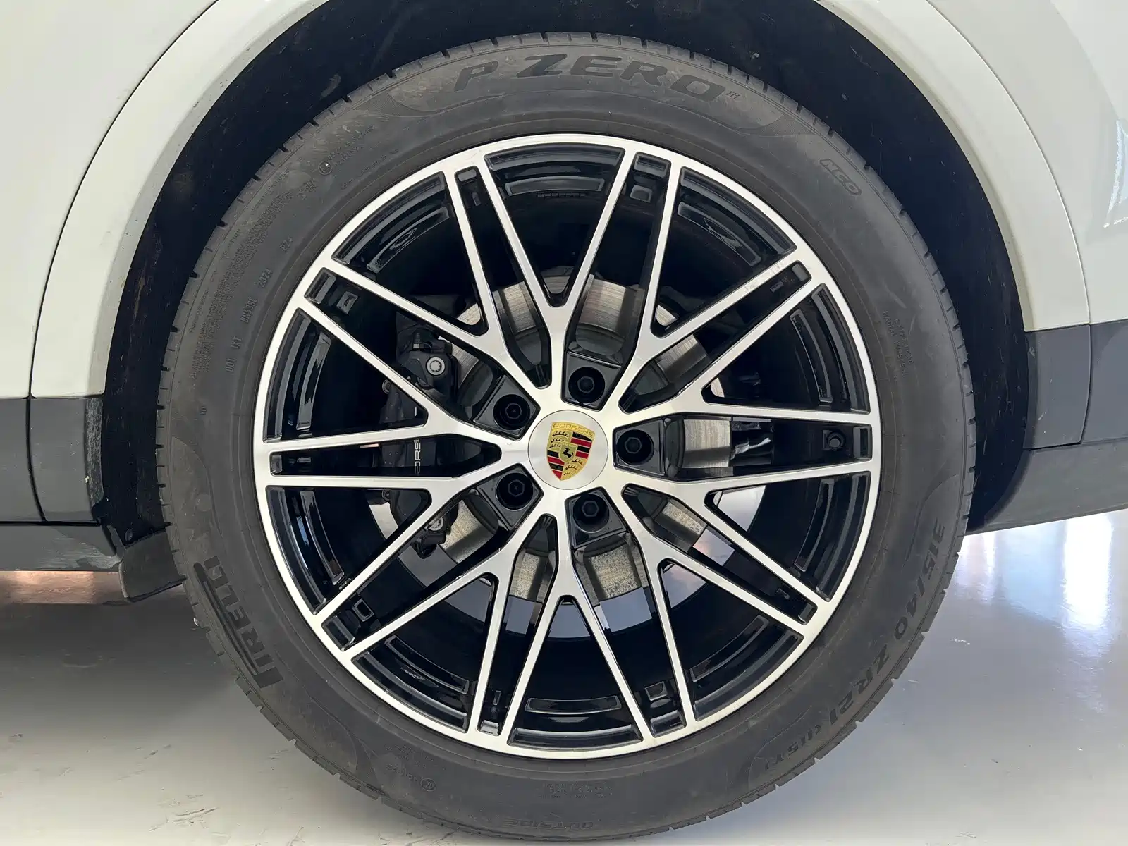 Photo 8 - Porsche Cayenne
