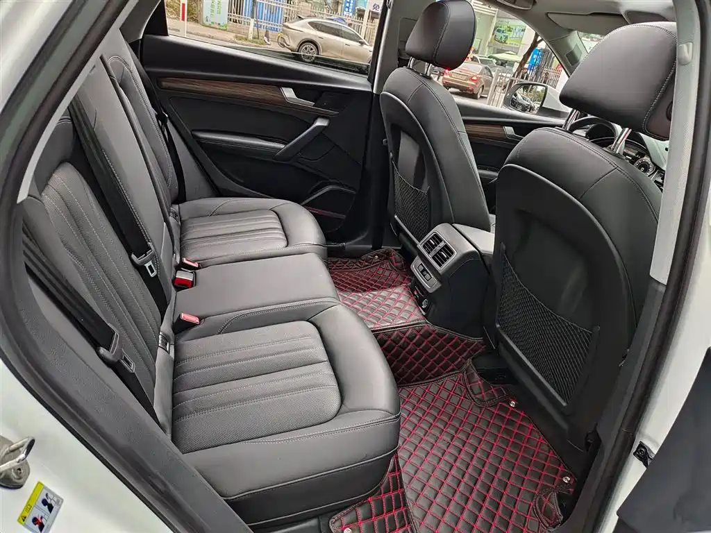 Audi Q5L 2022 45T Luxury Elegance фото 10