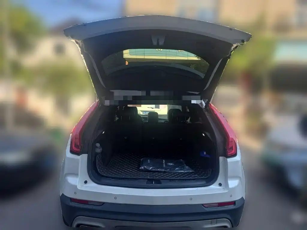 Photo 15 - Cadillac XT4
