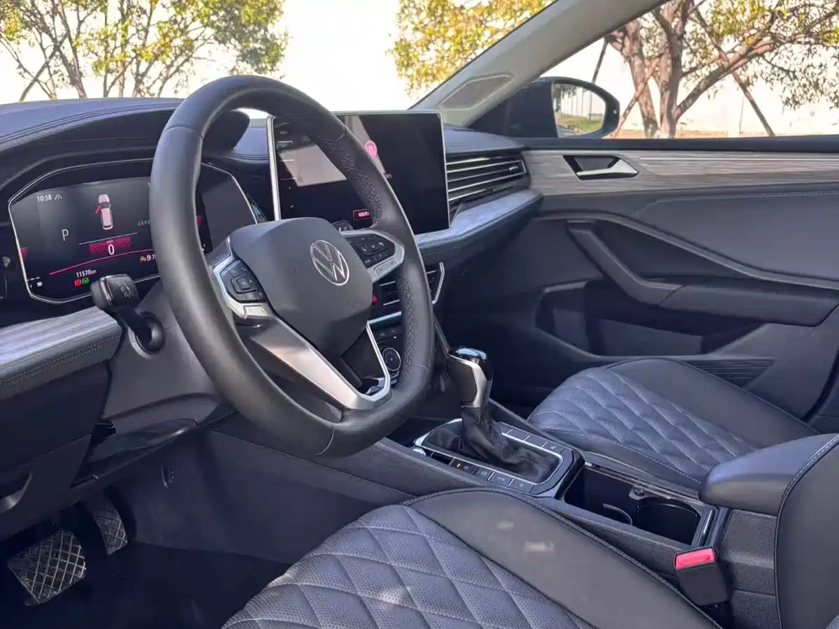 Volkswagen Sagitar 2025 300TSI DSG Surpass Edition фото 9