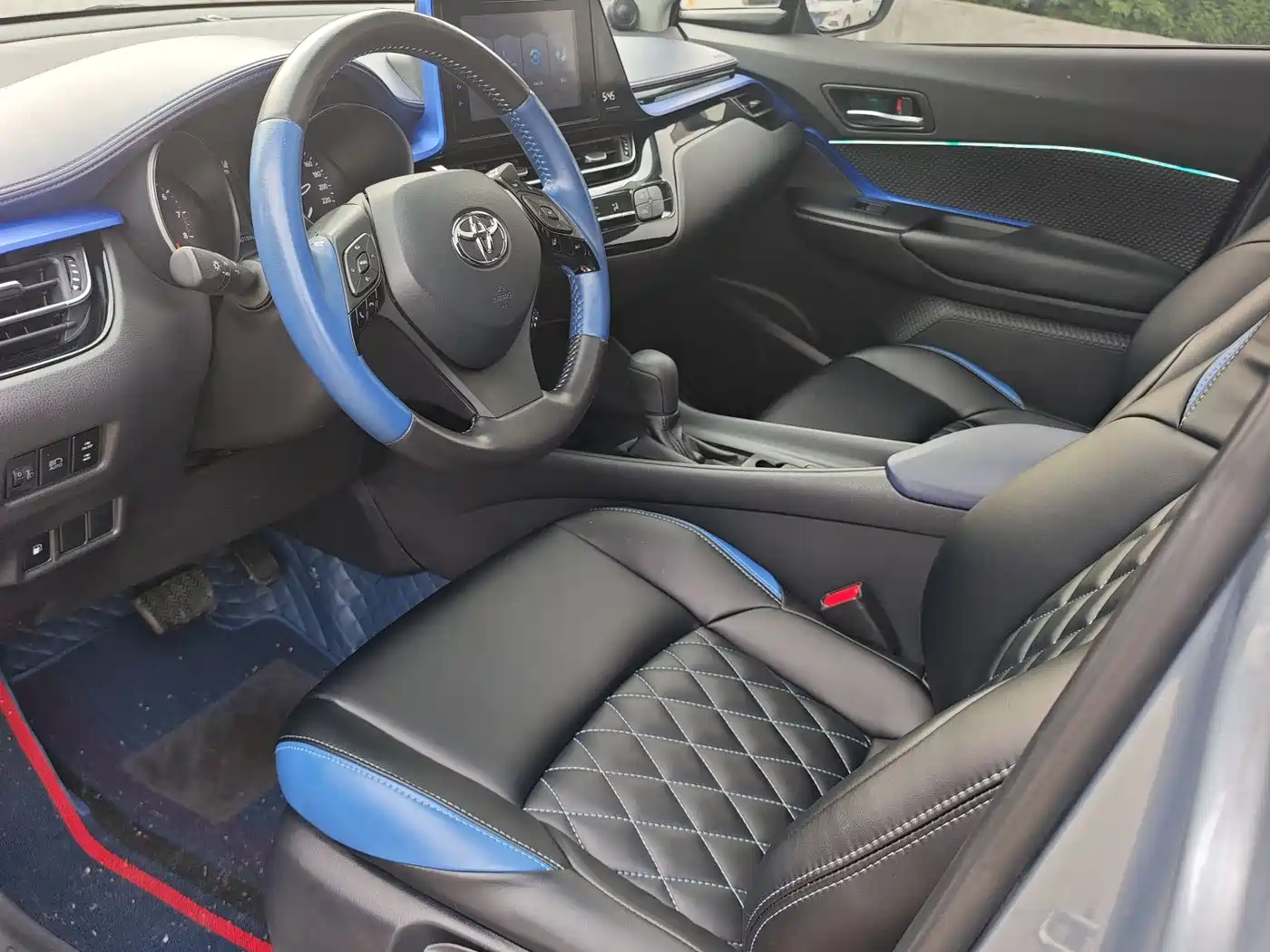 Toyota C-HR 2021 2.0L Luxury Edition фото 5