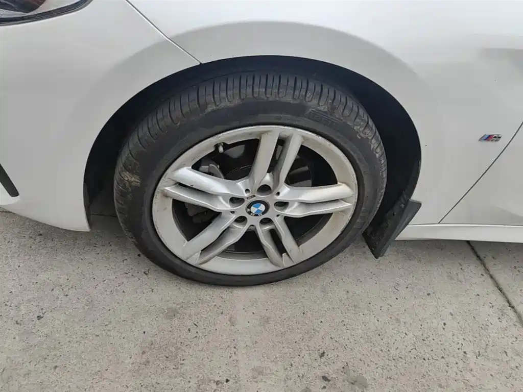 BMW 1 Series 2020 Model 120i M Sport Package фото 23