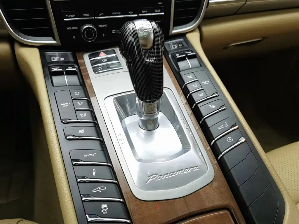 Porsche Panamera 2011 2010 Panamera 4 3.6L